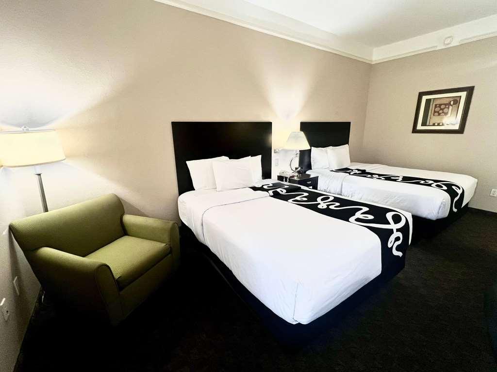 La Quinta Inn & Suites By Wyndham Pharr Rgv Medical Center Room photo