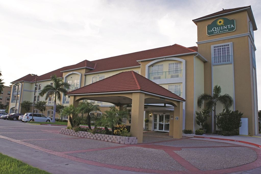 La Quinta Inn & Suites By Wyndham Pharr Rgv Medical Center Exterior photo